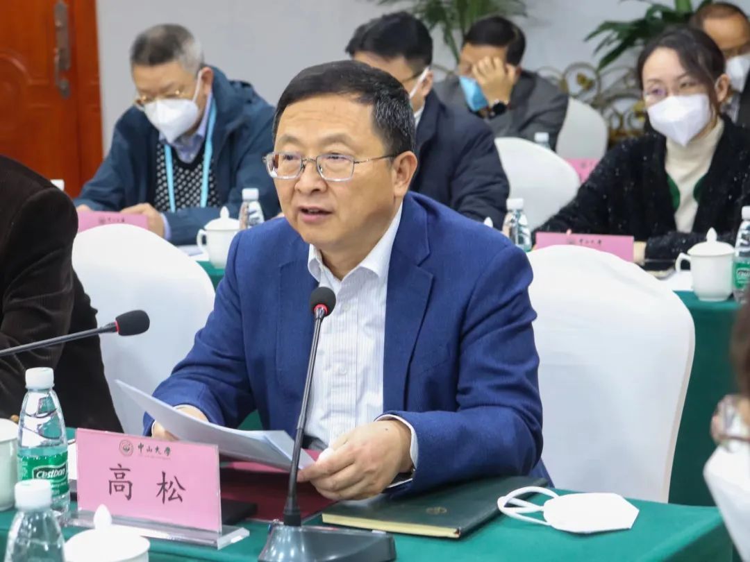 DB6DC7E2EDE387A7E07F88B1B5C_7607E4BC_18697